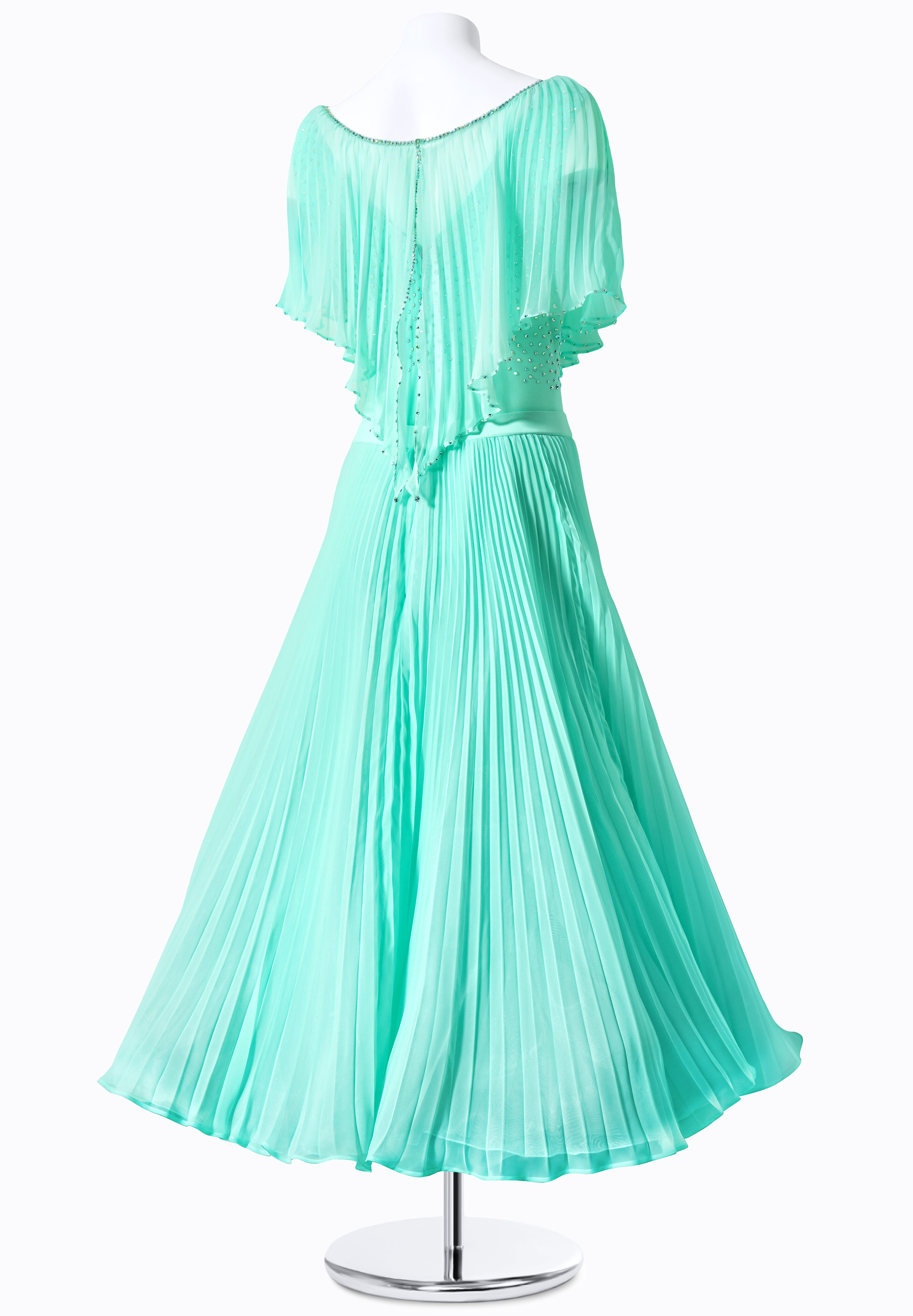 dress with flowy skirt