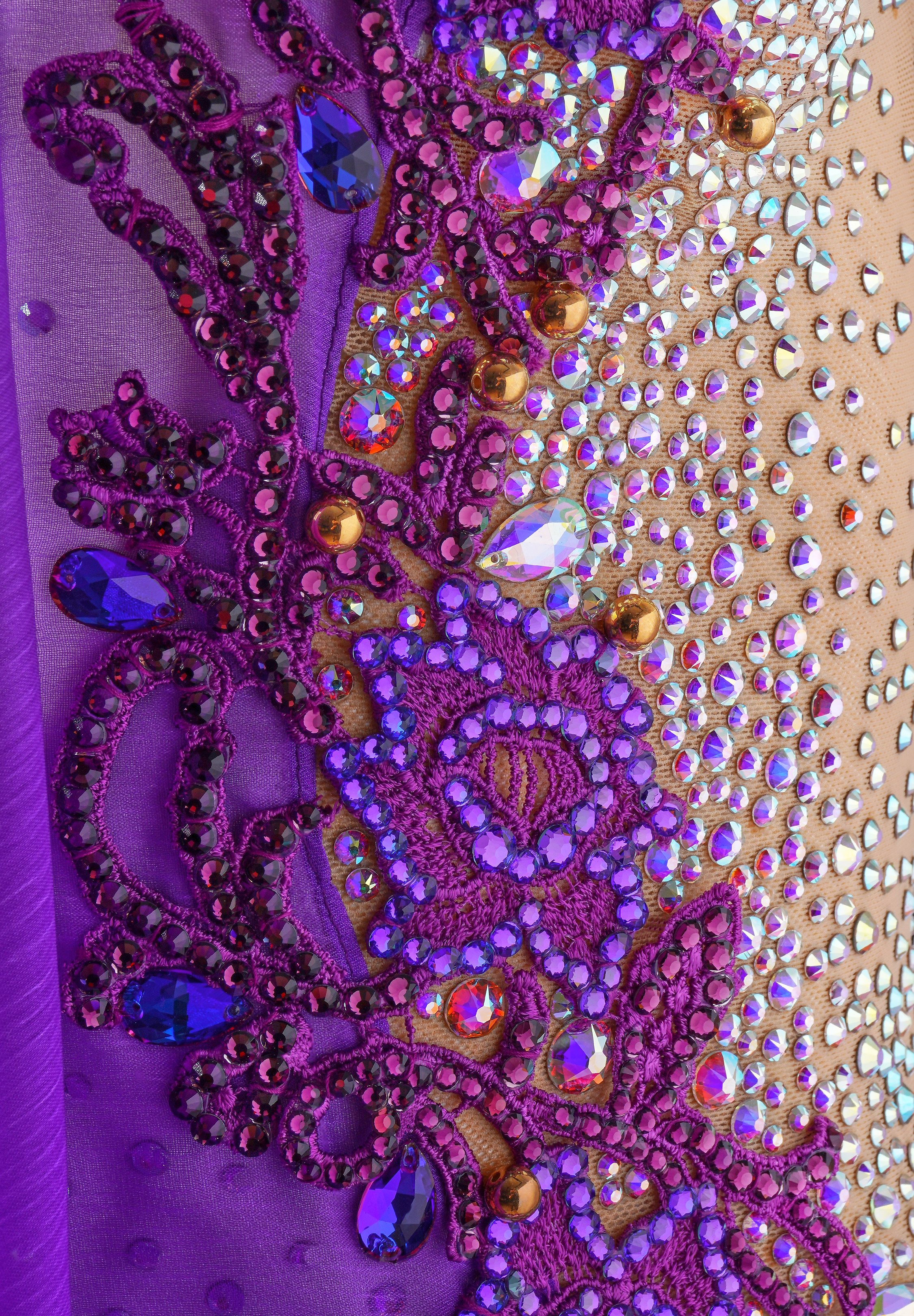 Purple Shading On White A424_