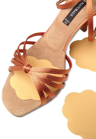 Tip Toes-Buttercup
