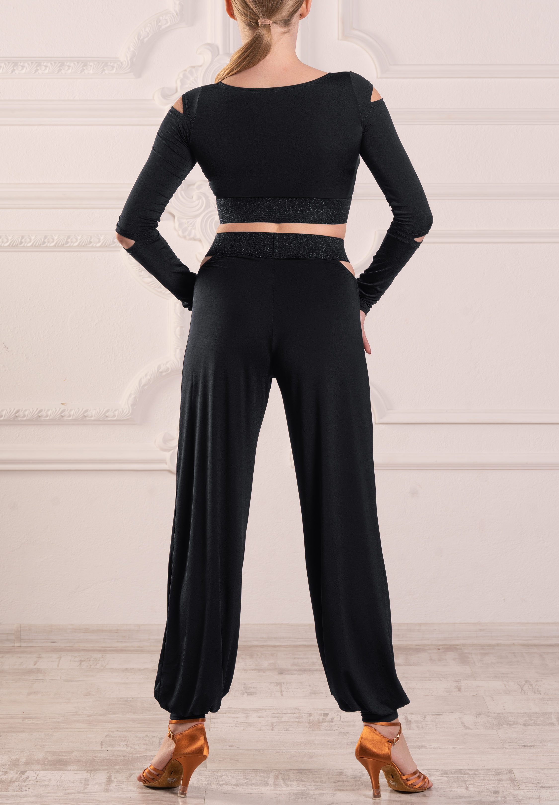 パンツ PAROSH Women Straight Pants SOIREE D232329013 Black P.A.R.O.S.H. Mid-Rise Straight Leg Trousers in Black | Lyst