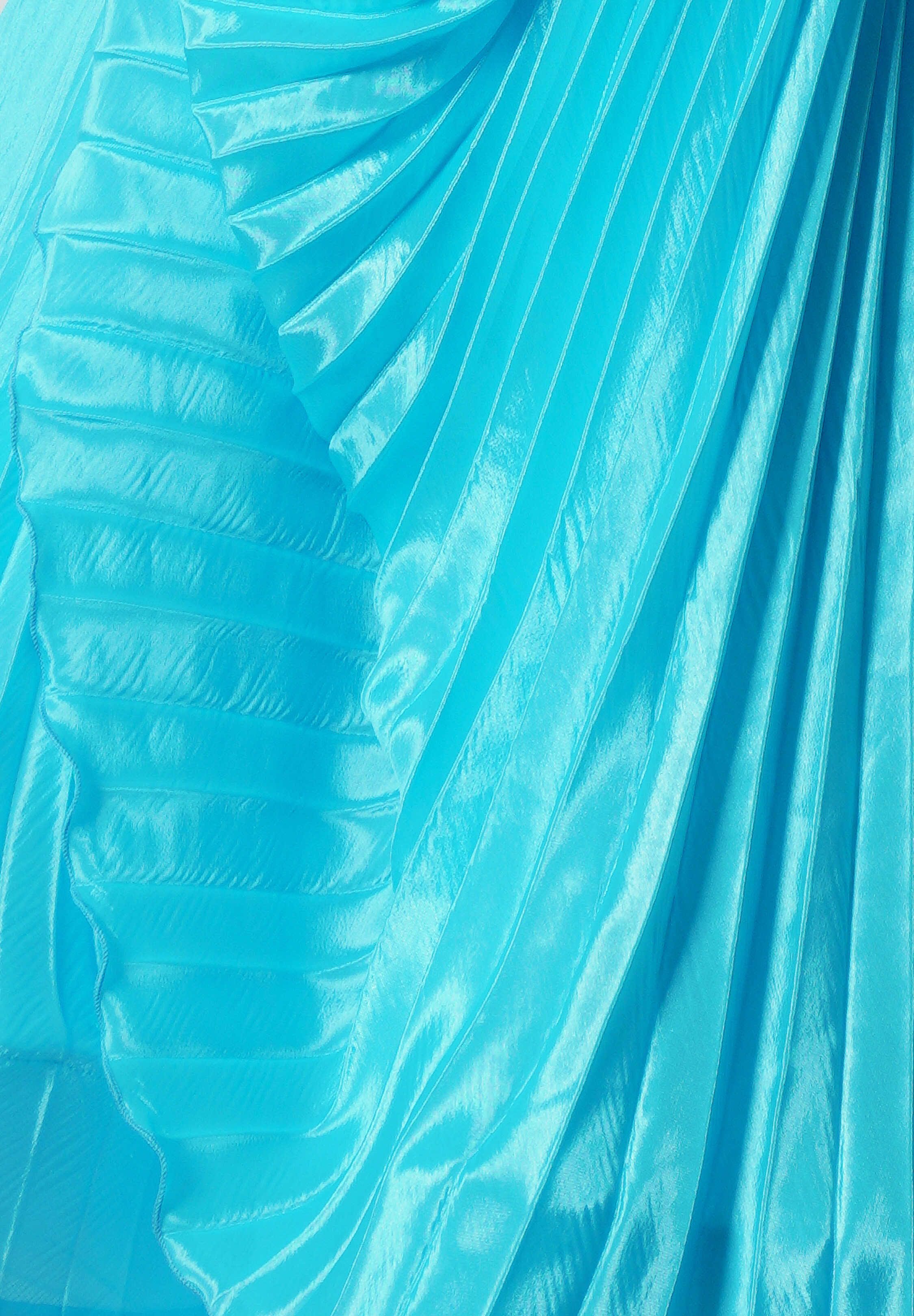 DSI Stretch Satin Pleated Half Circle 1141