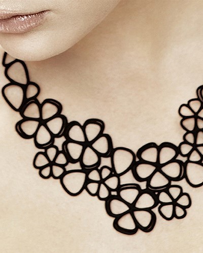 Pelure Sweet Flowers Necklace-Black
