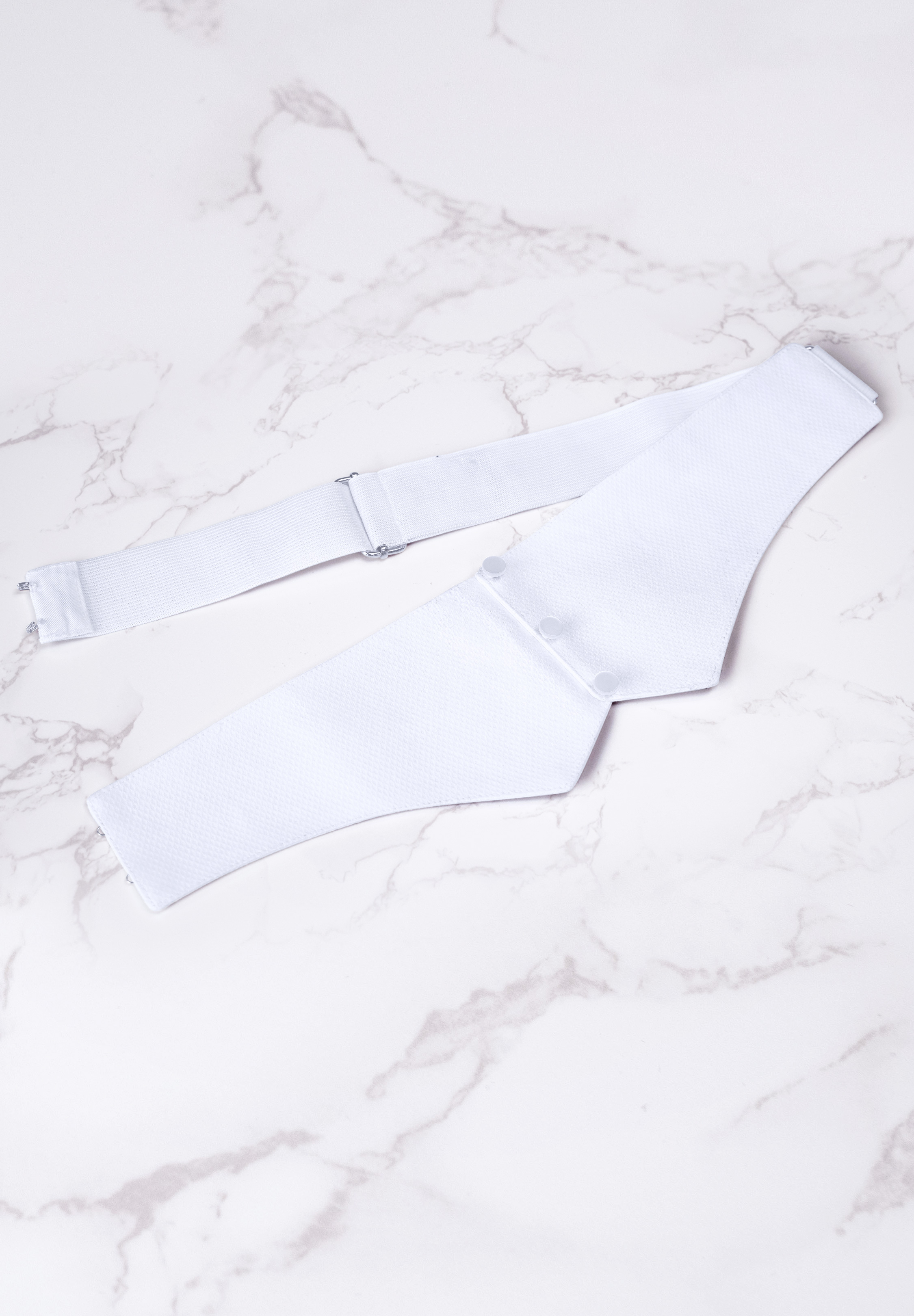 Chrisanne Clover Cummerbund-White